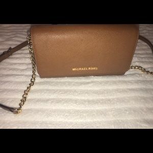 Michael Kors jet set phone crossbody